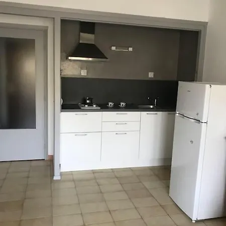 Lägenhet Grand Rez De Jardin Avec Parking A 5 Min A Pieds De La Et Commerces *