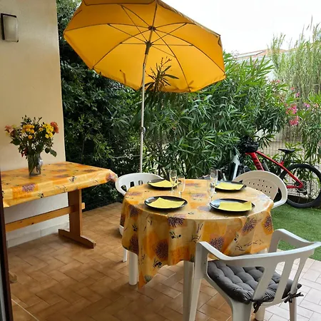 Grand Rez De Jardin Avec Parking à 5 Min à Pieds De La Et Commerces Appartement *