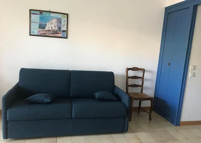 Grand Rez De Jardin Avec Parking à 5 Min à Pieds De La Et Commerces Appartement Calvi (Corsica)
