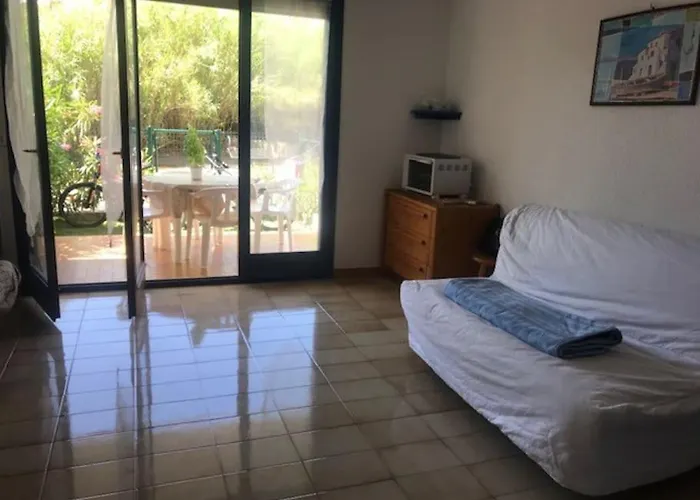 Grand Rez De Jardin Avec Parking à 5 Min à Pieds De La Et Commerces