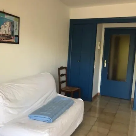 Grand Rez De Jardin Avec Parking A 5 Min A Pieds De La Et Commerces *