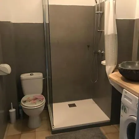 Grand Rez De Jardin Avec Parking A 5 Min A Pieds De La Et Commerces Daire Calvi (Corsica)