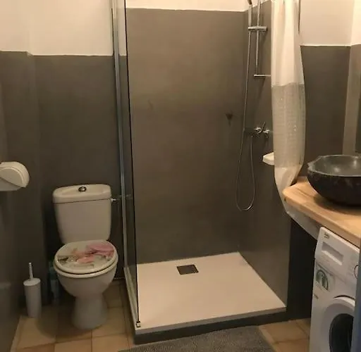 Grand Rez De Jardin Avec Parking A 5 Min A Pieds De La Et Commerces 公寓 卡尔维