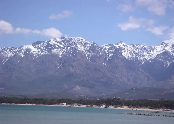 Grand Rez De Jardin Avec Parking A 5 Min A Pieds De La Et Commerces 公寓